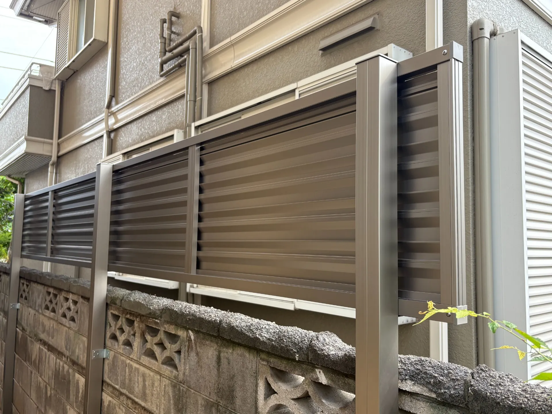 埼玉県鴻巣市　H様邸　目隠しフェンス取付工事